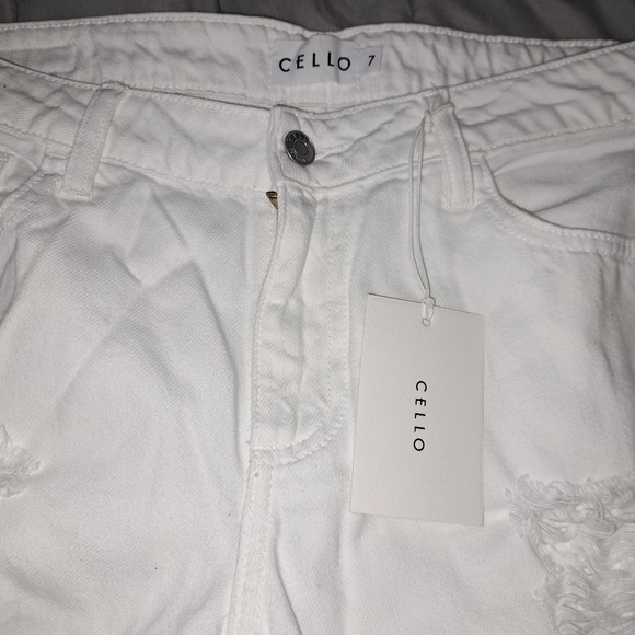 COPY - Cello Hot Girl Summer Heavily Distressed Cropped White Jeans NWT - Picture 8 of 11